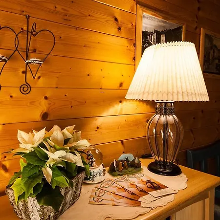 לינה וארוחת בוקר Happy Days *